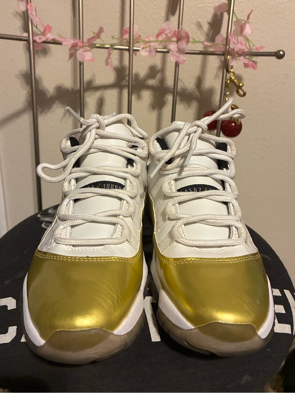 Men’s Jordan 11 retro White and Metallic Gold